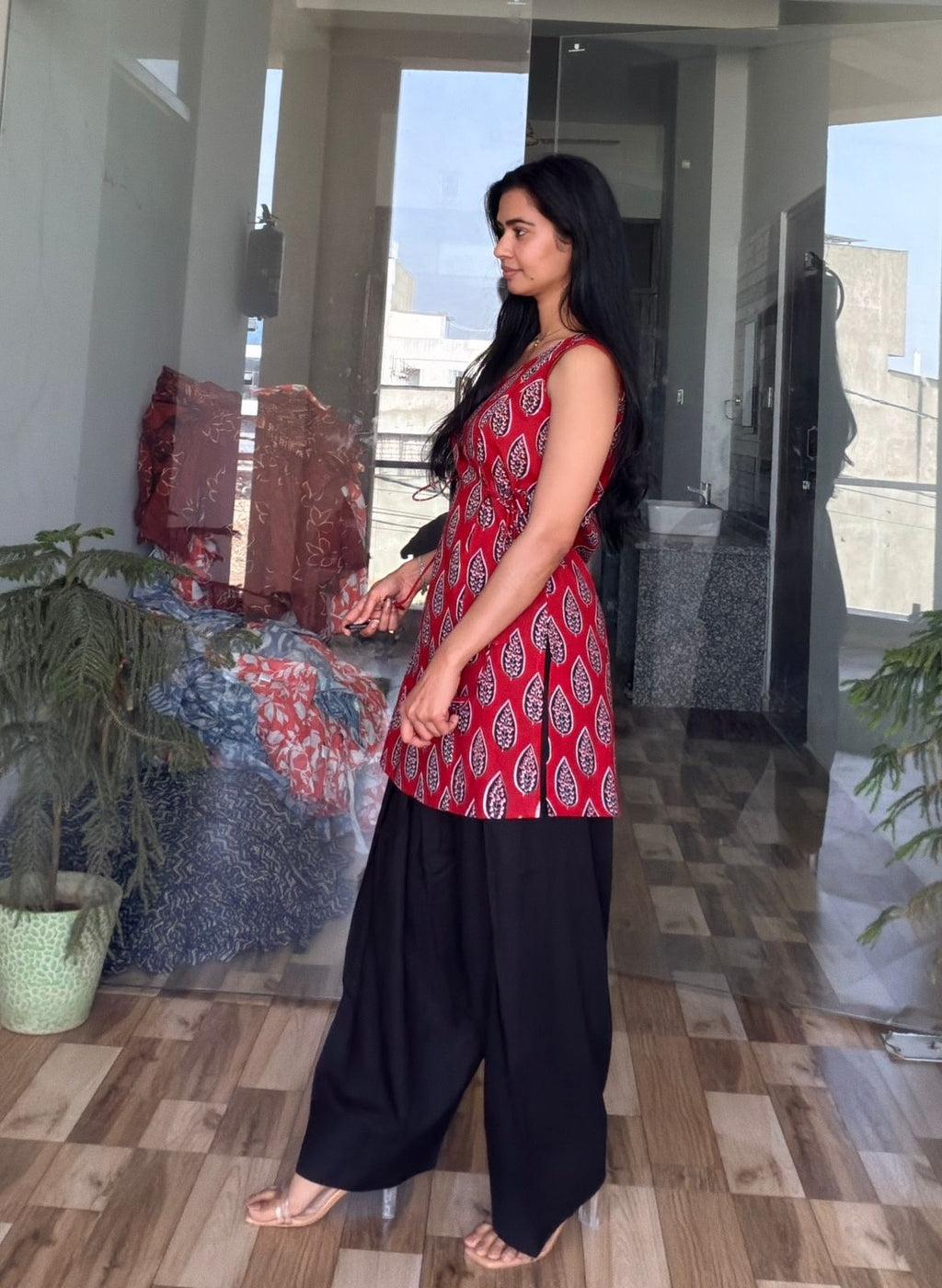Red Printed Sleeveless Kurti with Black Palazzo Set – Elegant Ethnic Fusion Wear